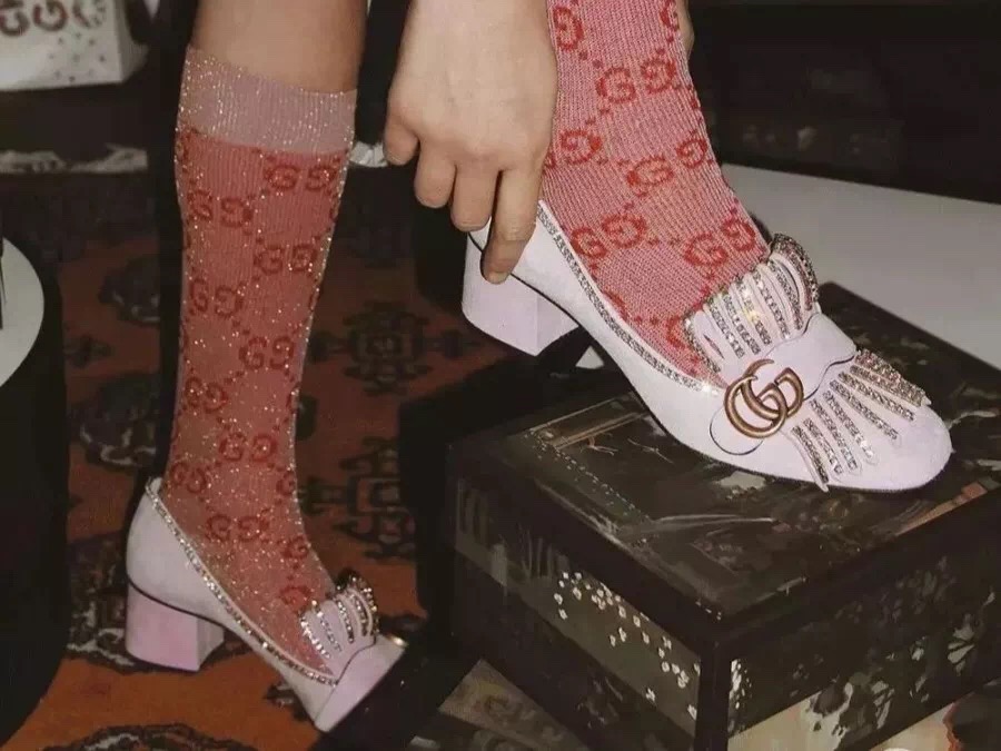 露脚踝又到了露脚踝的季节,今年流行的裸袜