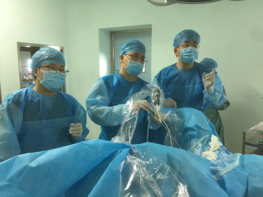 不忘初心砥砺前行抗击疫情,抗击新冠肺炎医疗队逆行出征