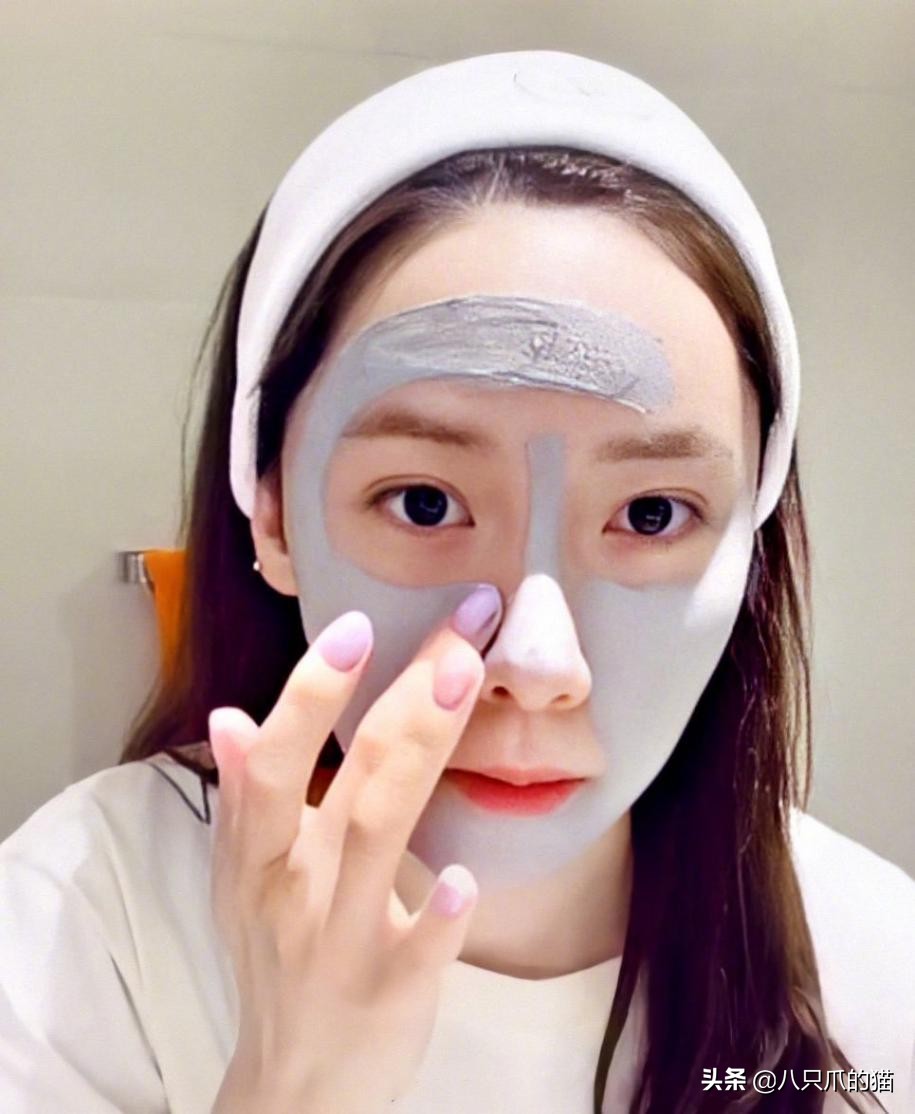 林允儿格子家居服,林允儿宅在家里