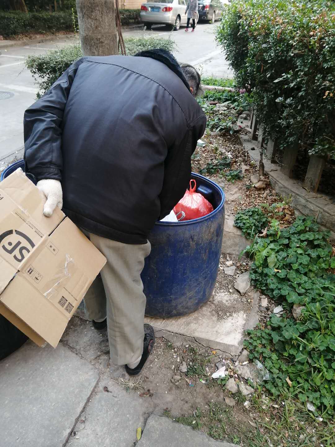 该不该在农村老家建房,农村该不该盖楼房