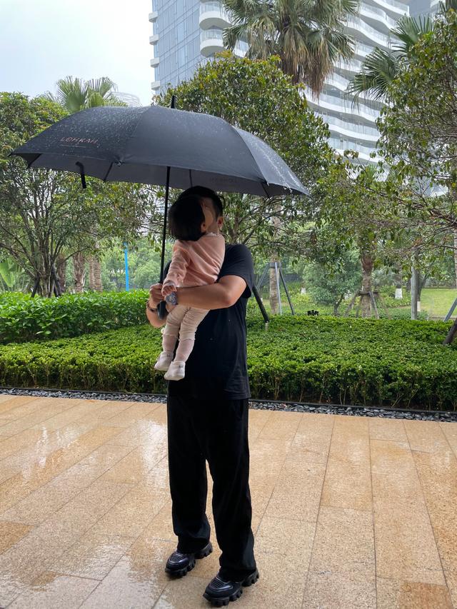 蹦床冠军何雯娜抖音号,蹦床冠军何雯娜艺术照