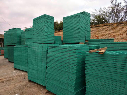 母猪落地产床带漏粪板,母猪限位栏和产床有什么区别