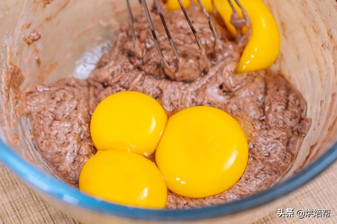 蛋糕抹面的技巧和手法在家自己做,一款不用抹面就可以完成的蛋糕