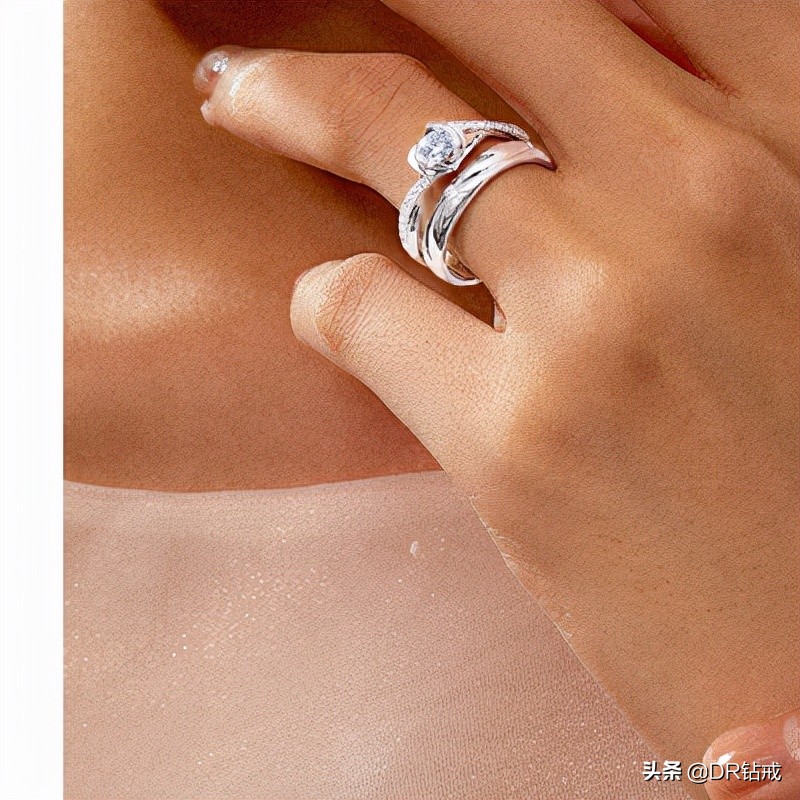 钻戒750戒托发黄怎么办,钻戒可以换戒托找周大福吗