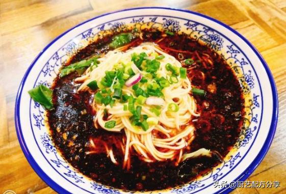 重庆小面馆经营,重庆苍蝇馆子解放碑附近面馆