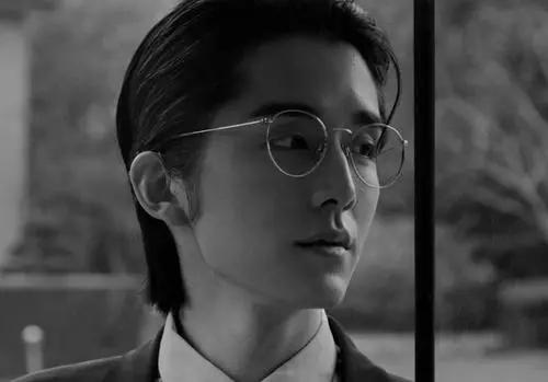 眼神清澈含情，声音温柔有磁性，湖北果然盛产国风*男美**