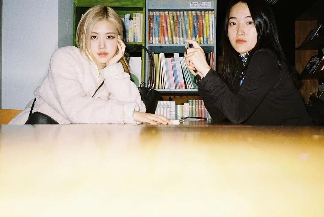 blackpink的朴彩英rosie,blackpink朴彩英澳洲玫瑰歌名