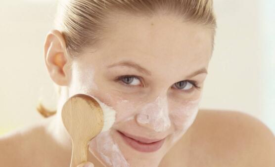 【鼻子最容易挤出这些白色的“条状物”，它到底是什么？】