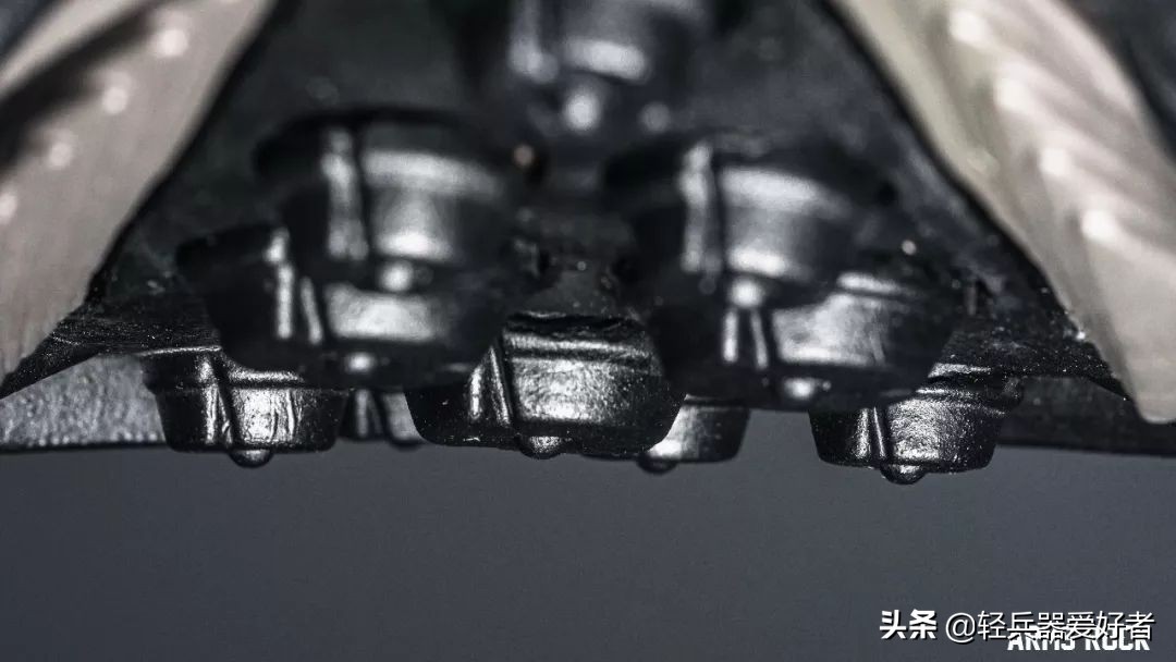 日常防水军靴,军靴下雨天可以穿吗