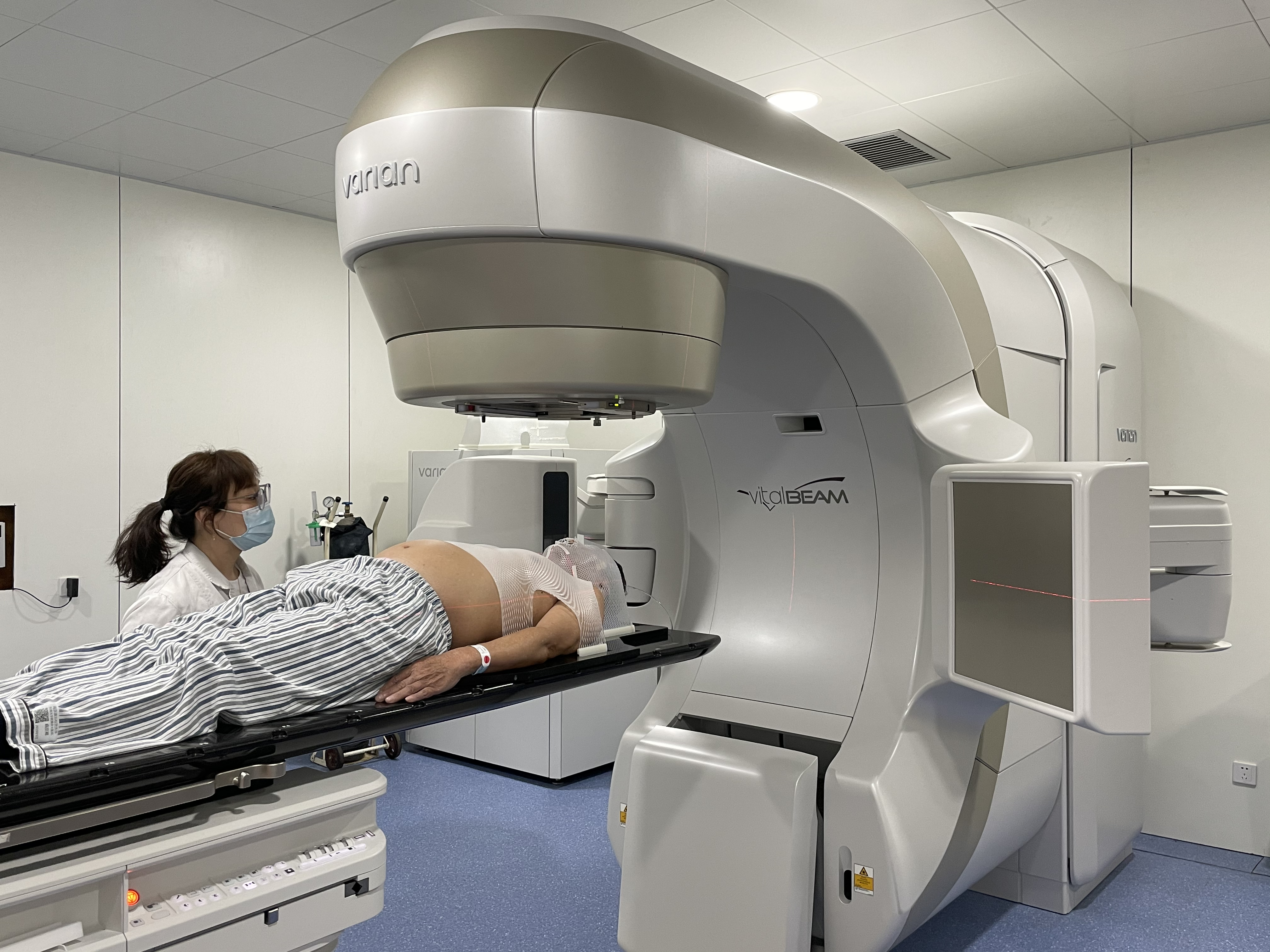 放射超人,最先进的放疗医用直线加速器