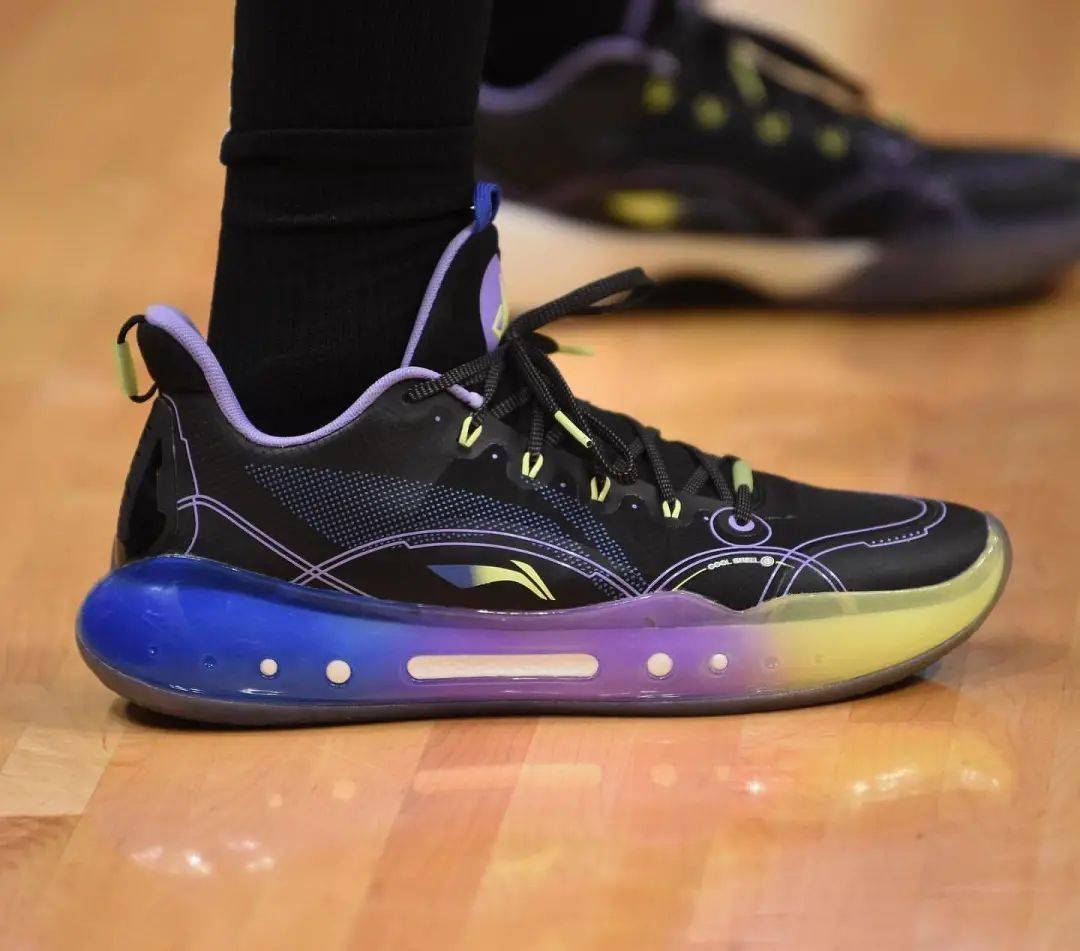 虚荣OR求实？KT7代配置拉满，CJ1代力求高端，安踏和李宁你爱谁？