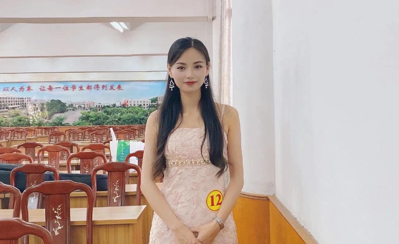 好声音粤语香港女歌手,好声音年轻女孩唱港风歌曲