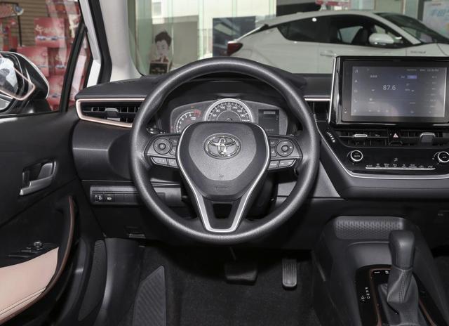 11万放弃朗逸提了丰田卡罗拉，开了5400公里，车主说出真实感受