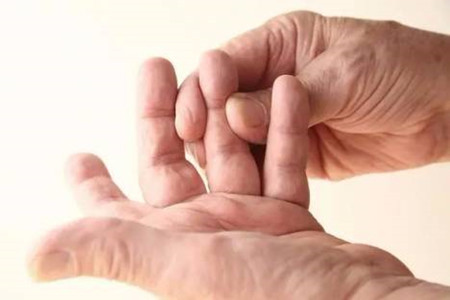 晨僵类风湿症状,类风湿性关节炎为什么会晨僵