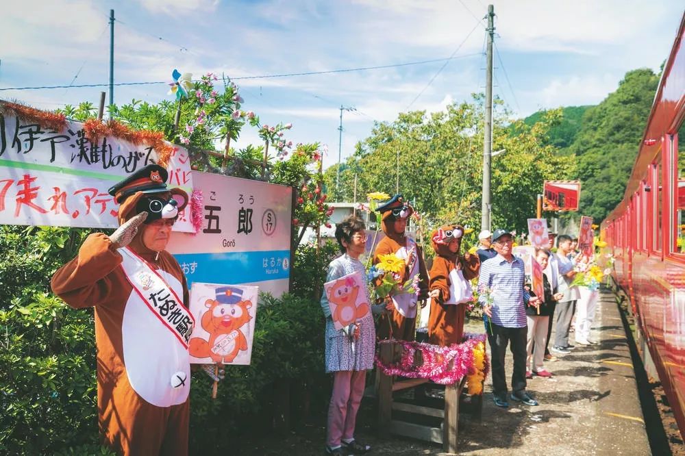 在日本坐火车是什么感觉,在日本坐火车是什么体验