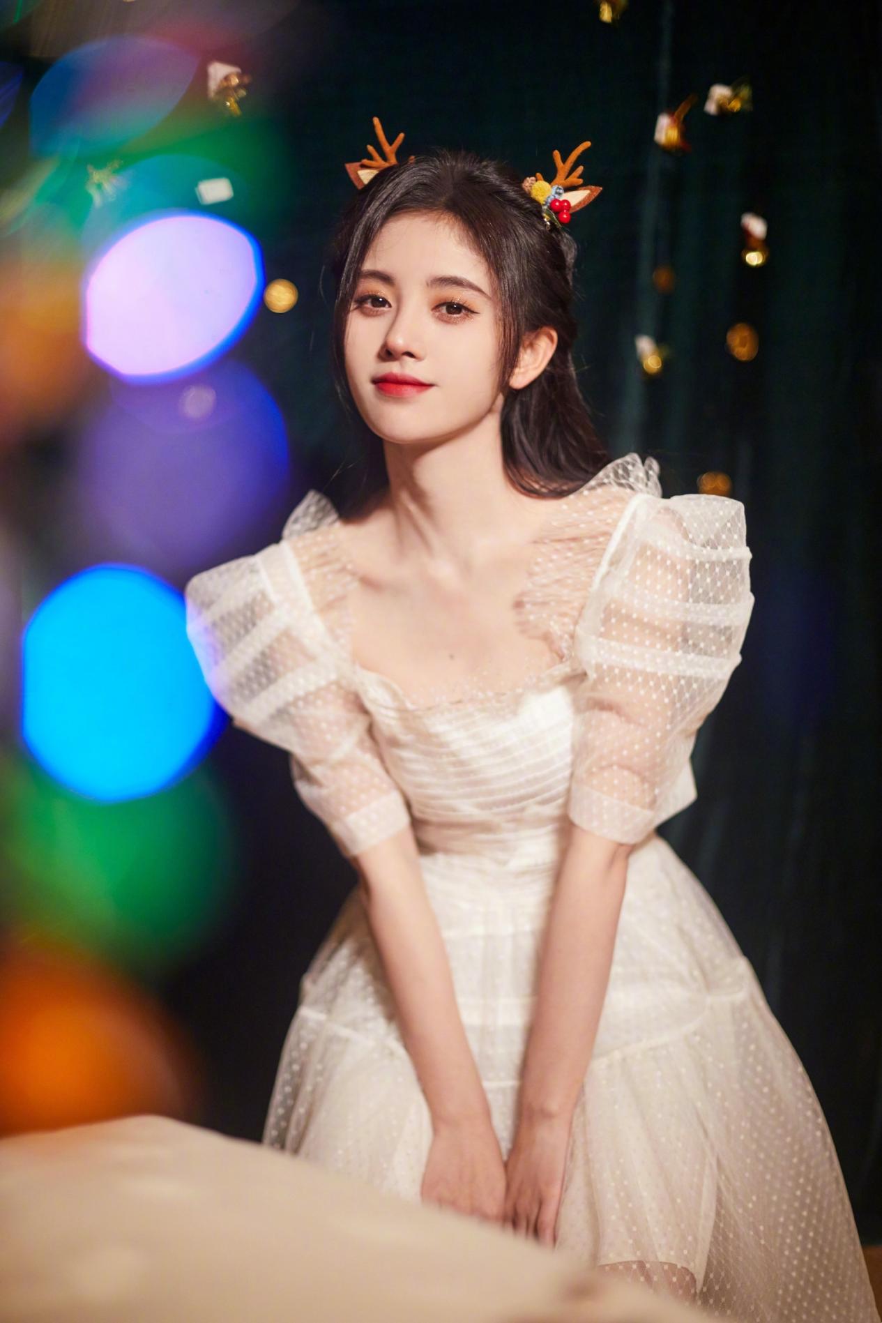 真正的美人在骨不在皮，脸上都有这5点，老了也是一枝花