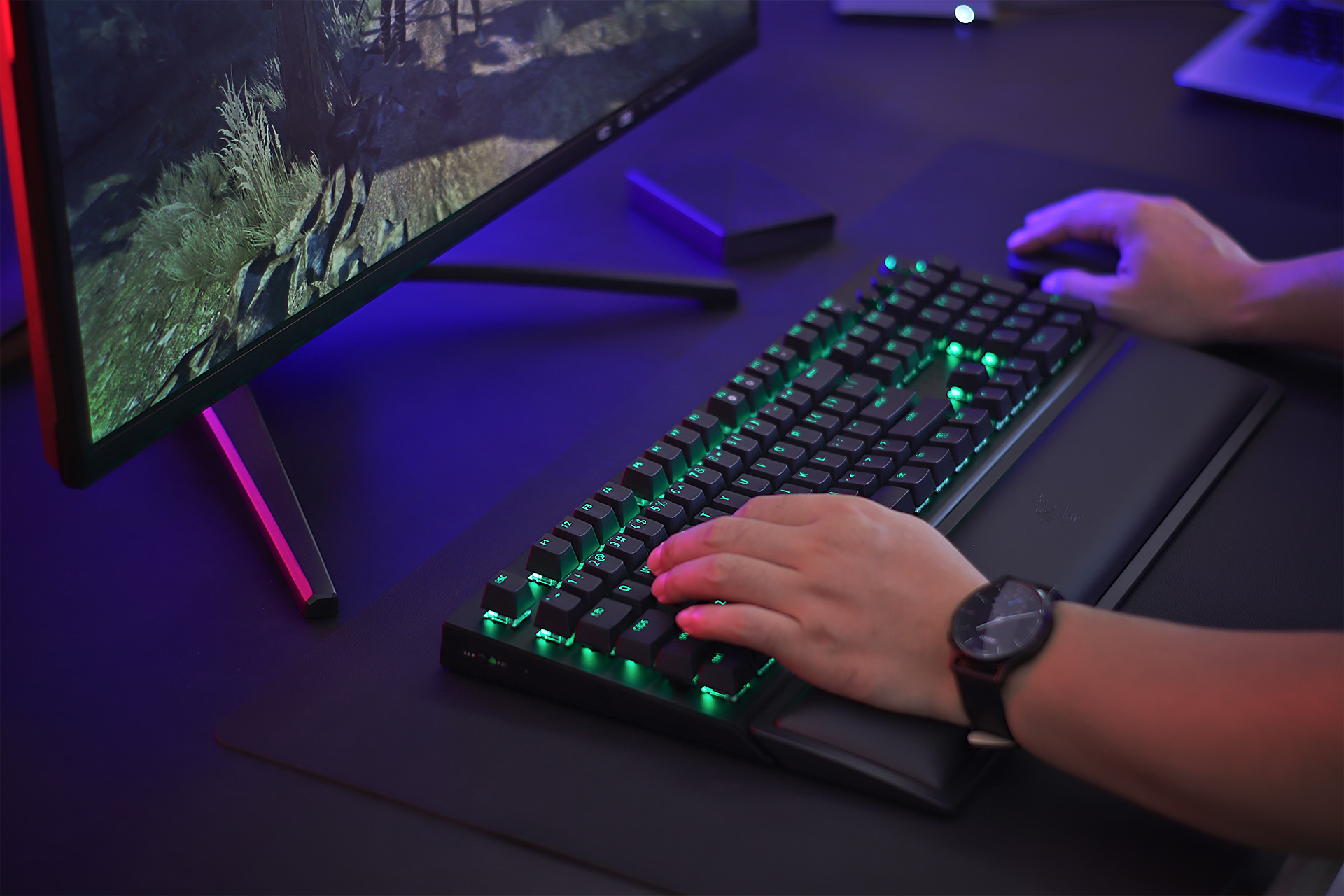 雷蛇无线入耳式游戏耳机电脑体验,雷蛇电竞耳机推荐头戴式蓝牙耳机