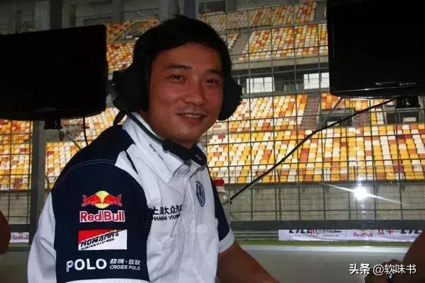 韩寒练习开赛车,韩寒什么时候开始玩赛车的