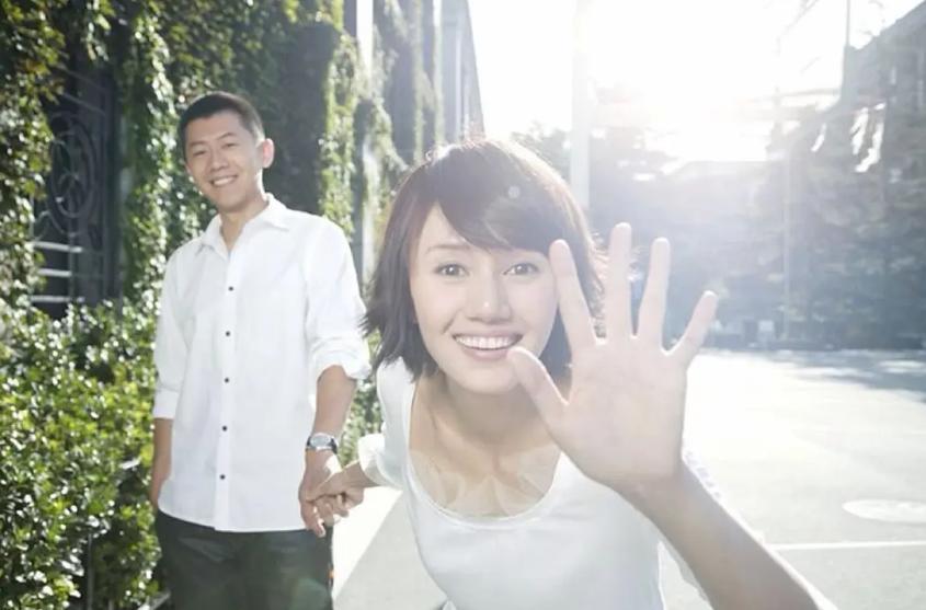 宋茜牙齿是烤瓷牙吗,宋茜做过烤瓷牙吗