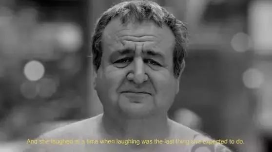 穿着15年的蓬蓬裙的中年男人,粉色蓬蓬裙穿了14年