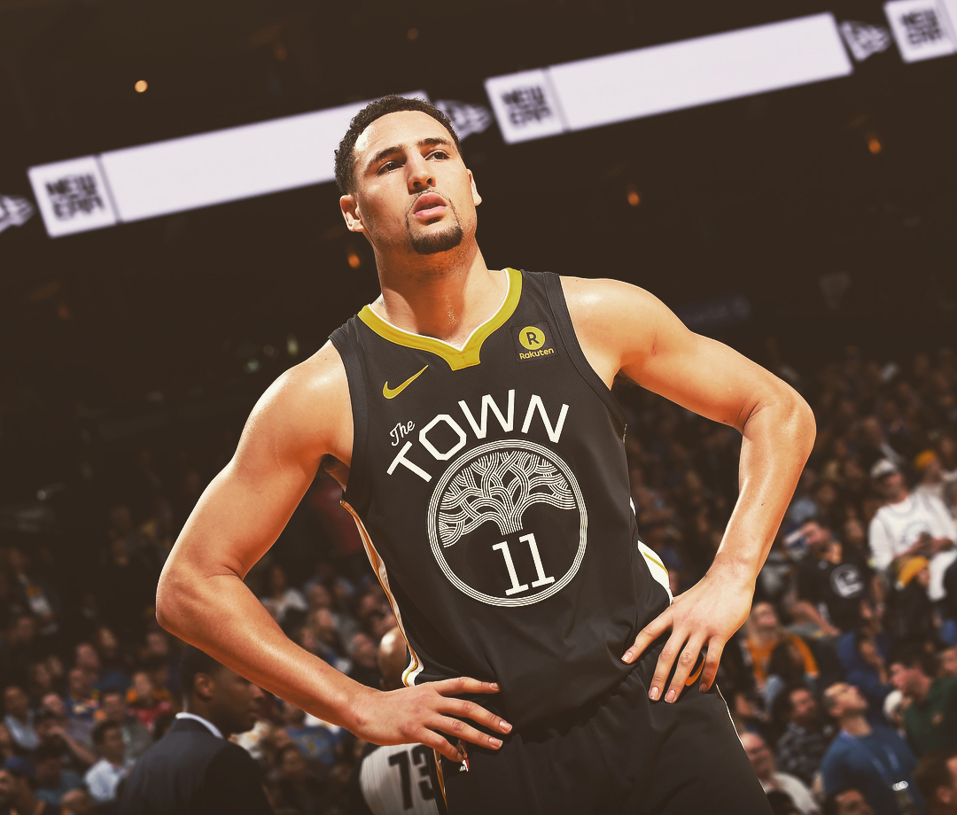 克莱汤普森再次相见就成对手,克莱汤普森一瘸一拐与队友拥抱