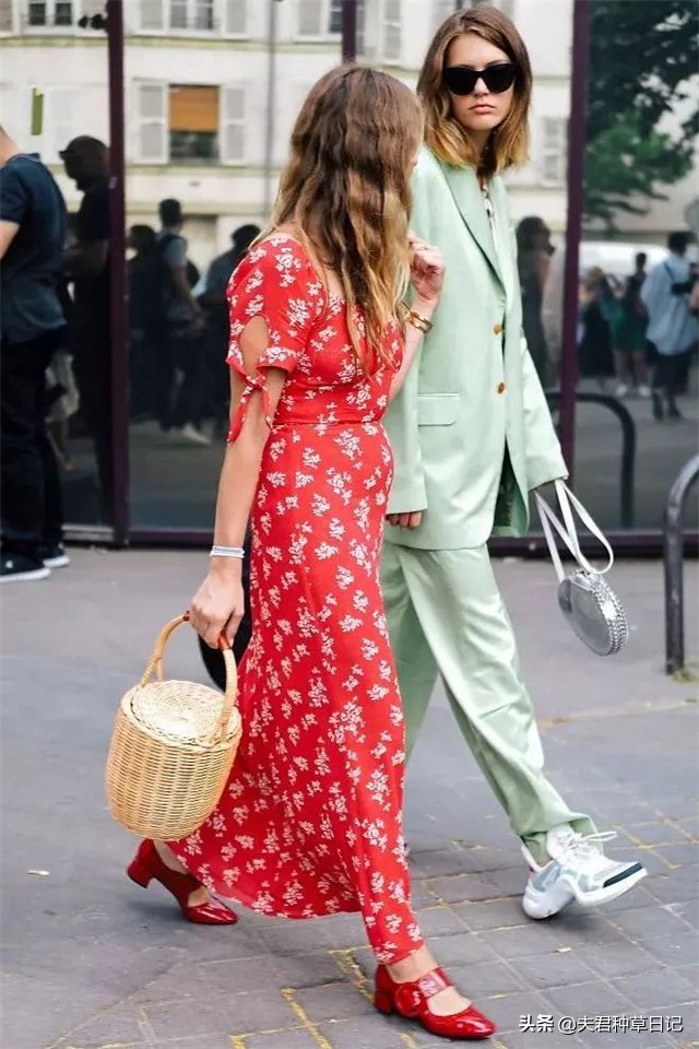 鑴变笅浣犵殑闉嬪瓙,鑴辨帀浣犵殑闉嬪瓙