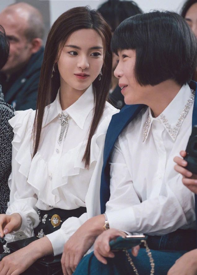 杨超越变公主,杨超越淘宝模特