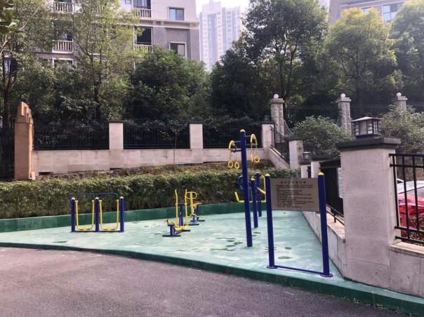 渝北区湖霞郡小区出现漏水情况,与业主装修宾馆有关?