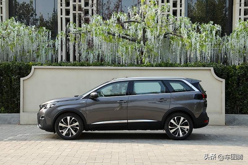 东风标致suv最新款7座5008自动,沉浸式体验新款标致5008白色