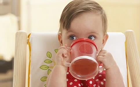 五个月宝宝添加辅食得了肾结石,3个月孩子吃辅食得肾结石