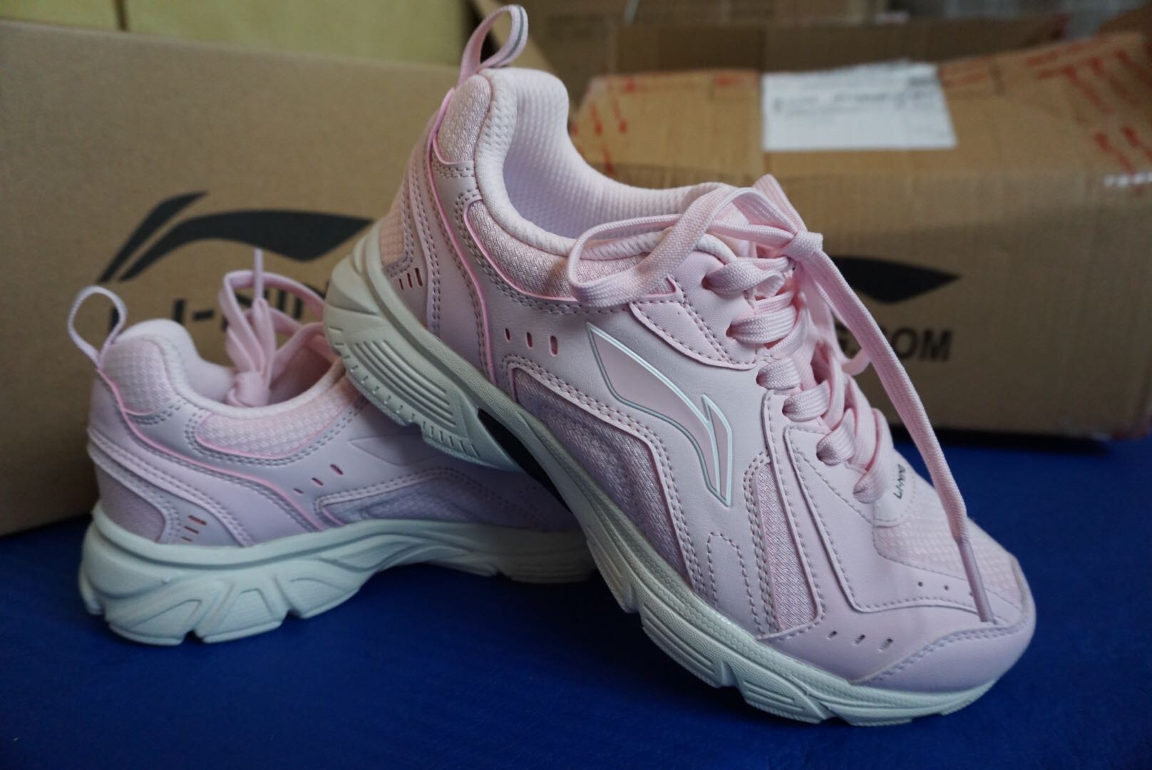 女跑步鞋推荐李宁,李宁跑步鞋女款哪个好