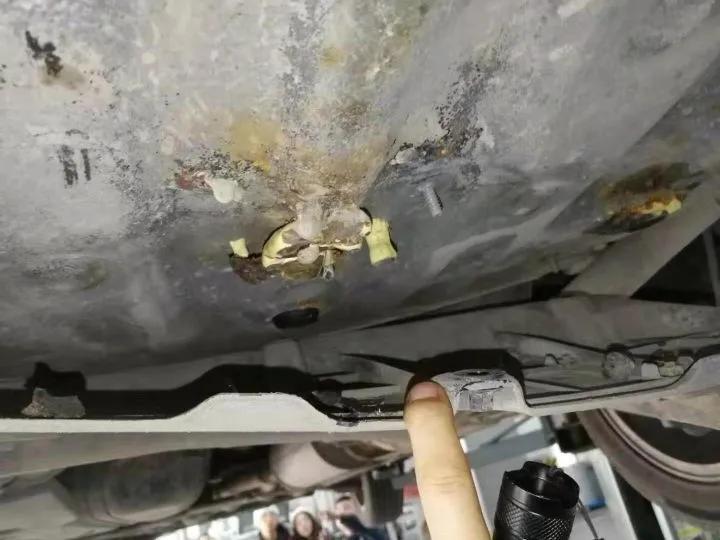 10年丰田锐志2万全款,10年丰田锐志二手车值多少钱