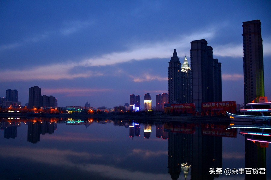 2023人均可支配收入超6万的城市,常住人口突破2000万