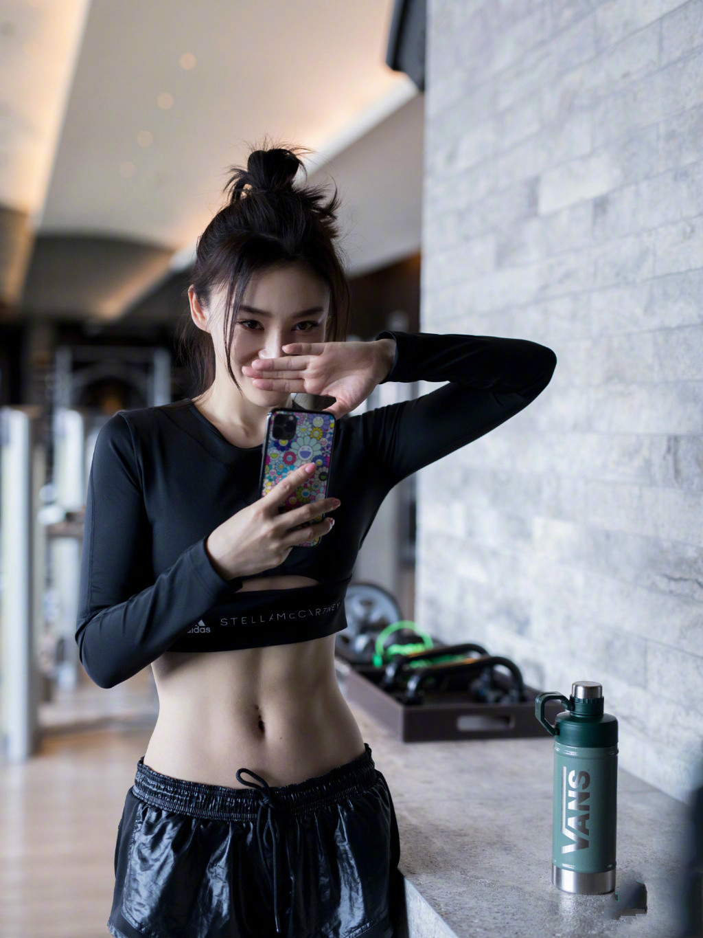 袁姗姗腹肌马甲线13个动作完整,袁姗姗穿露脐装露马甲线