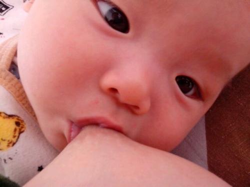 古代小孩喝奶喝到几岁,宝宝喝奶一般喝到几岁