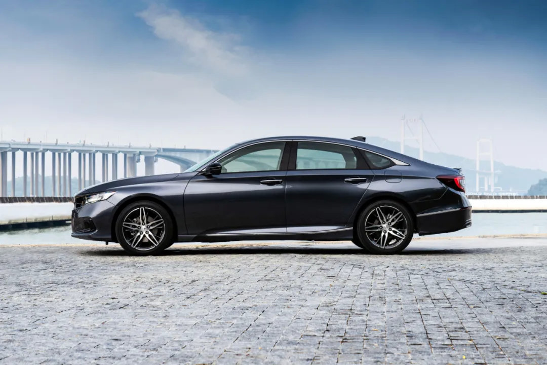 本田新款雅阁17.98万元起售,本田雅阁2011款2.4lex