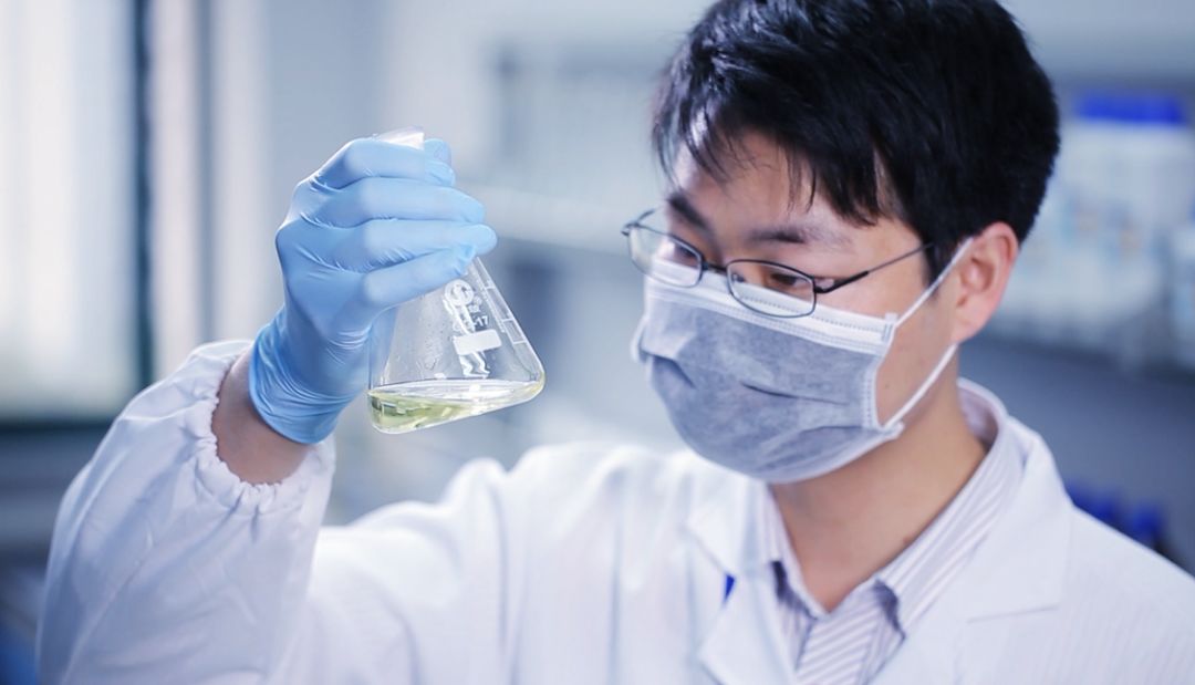 羽绒服局部脏了正确清洗方法,羽绒服脏了教你一招就能清洗干净