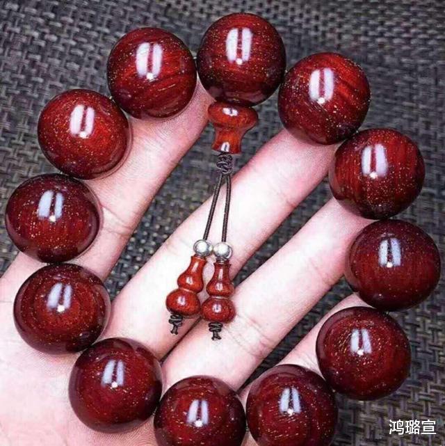 小叶紫檀越黑越好还是越红越好,小叶紫檀盘玩了牛毛纹发黑