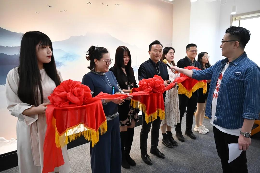 乔迁大吉！新七天文化传媒和舟山新七天落地国贸办公区