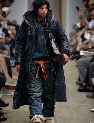 书中的乞丐：我们知道的不仅仅是丐帮，而是整个文明的暗影