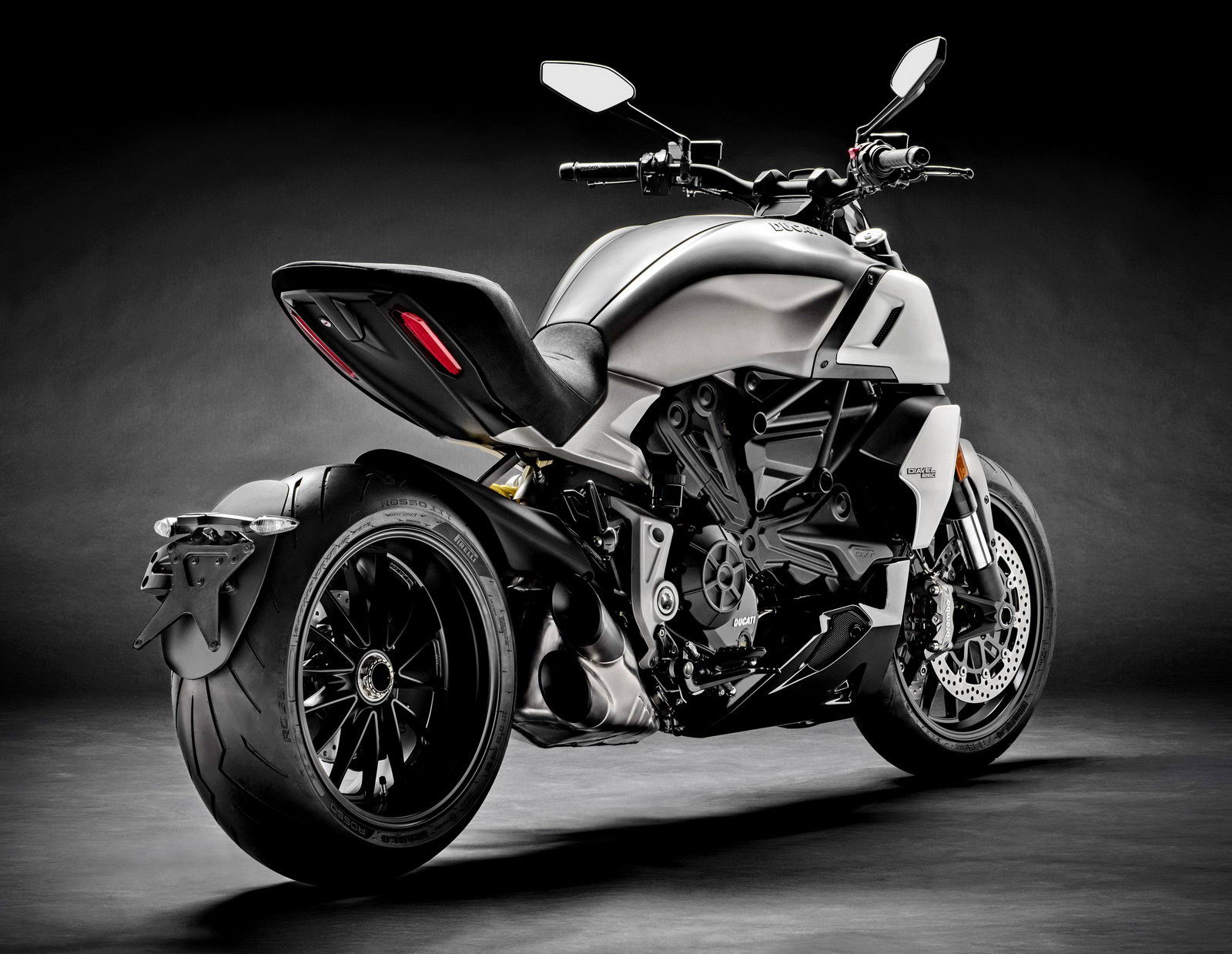 杜卡迪diavel大魔鬼1260,杜卡迪diavel1260s多少钱