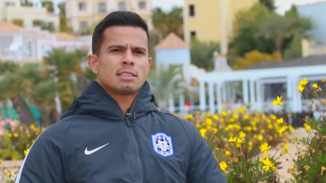 乔纳森加盟泰达图片,泰达乔纳森以前在巴西哪个队