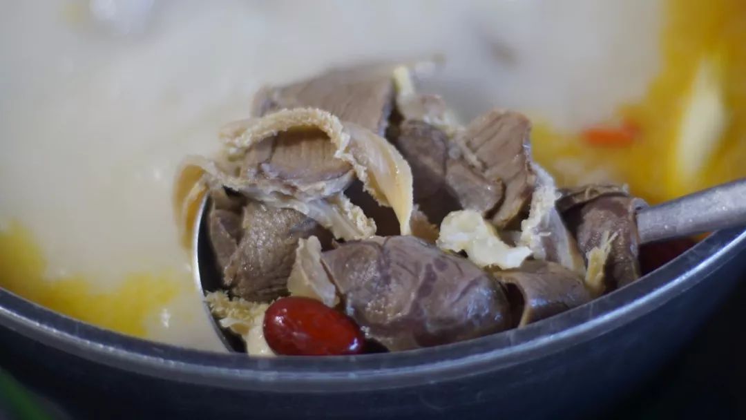 *疆新**早餐美|三步一娜扎，五步一热巴