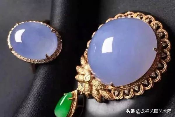 一对黄翡绿翡翠手镯,一件黄翡手镯竟然价值大几十万