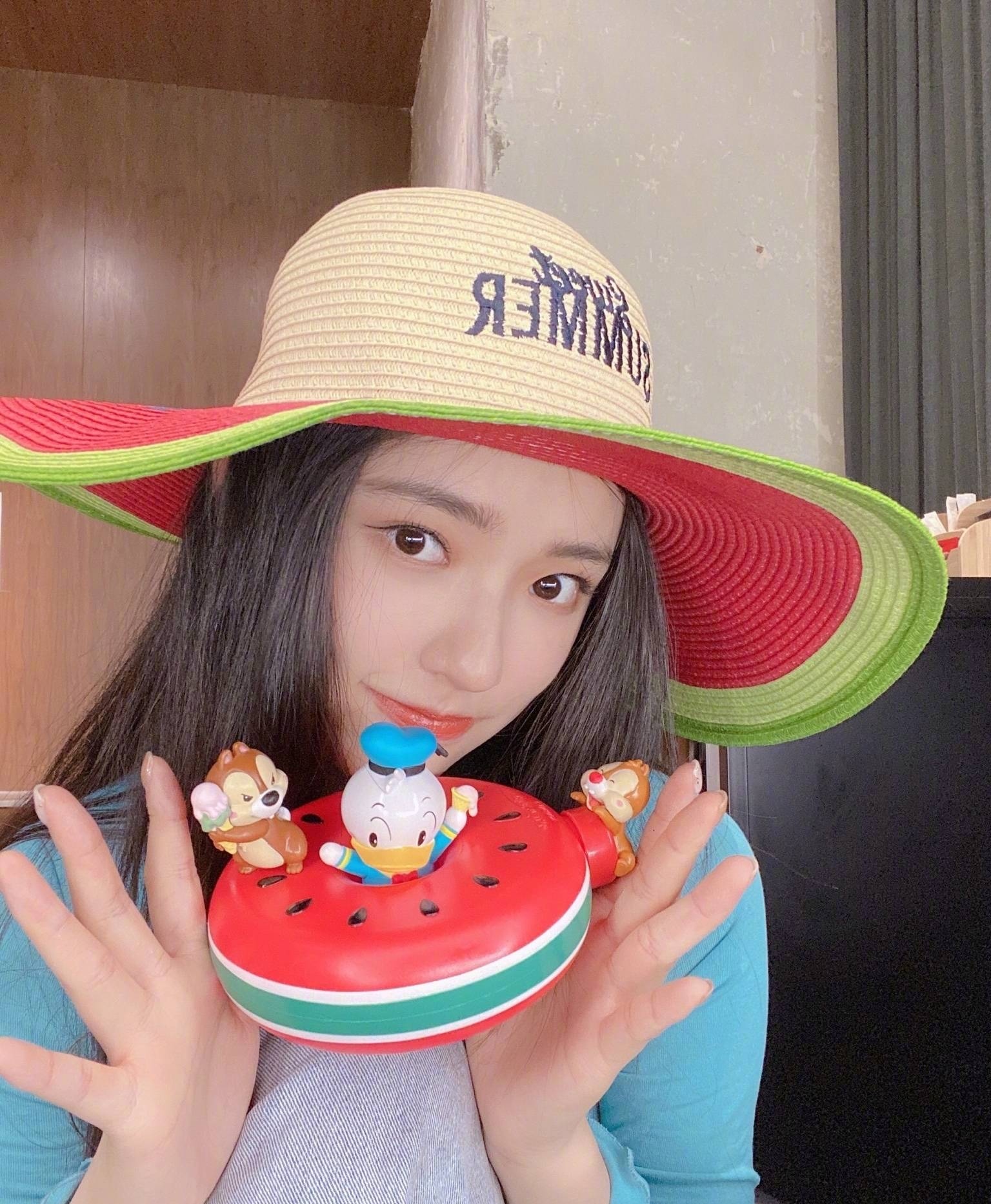 大小眼女生如何变美,女生眼距宽对颜值的影响