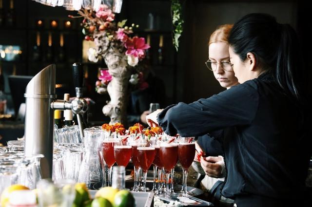 荷兰各城市足球队,荷兰总人口和总面积多少