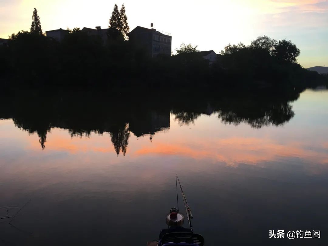 夜光漂最正确的调法,钓鲫鱼调夜光漂的正确方法与技巧