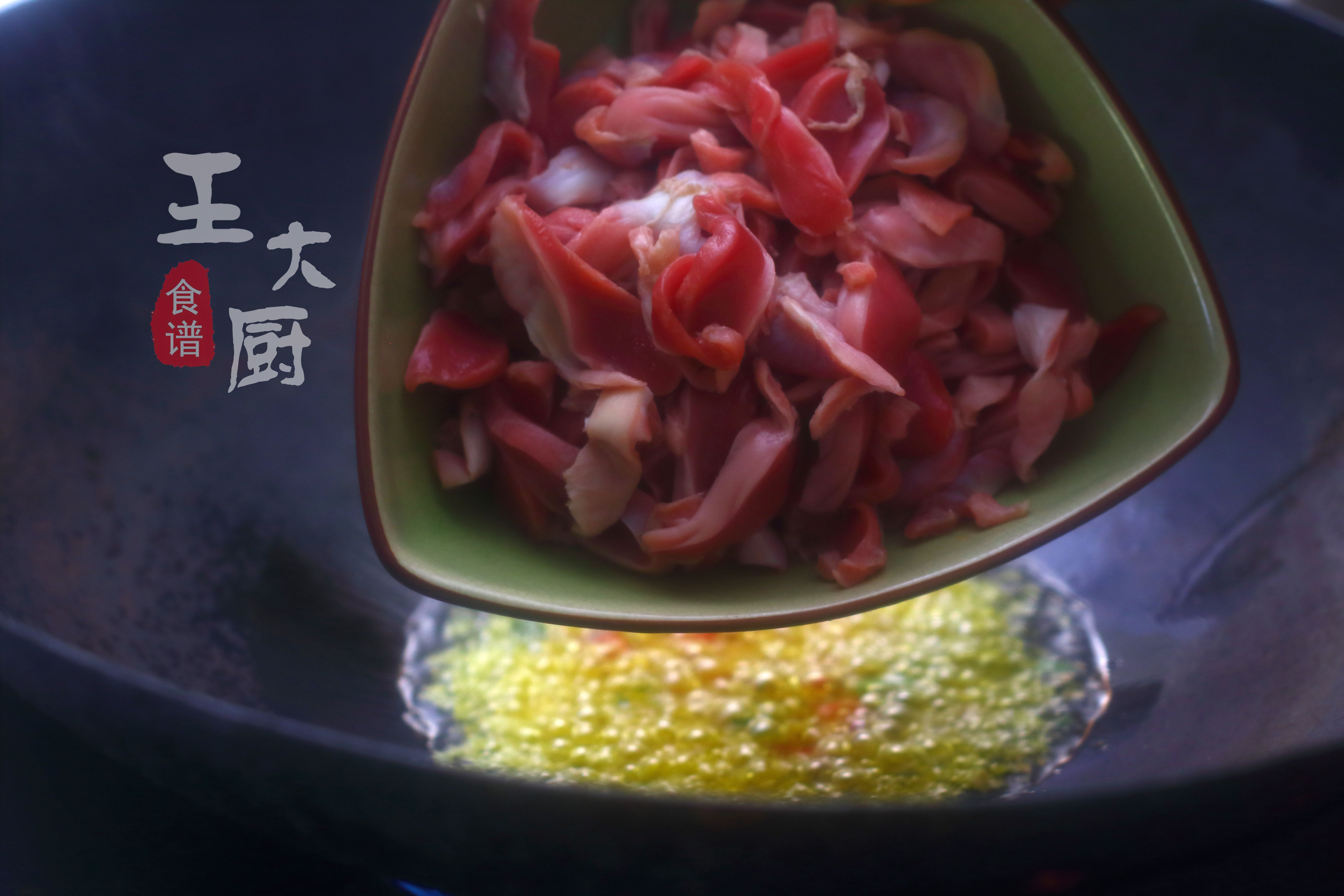 炒鸡肝鸡胗怎么做好吃又嫩,香干炒鸡胗的家常做法大全