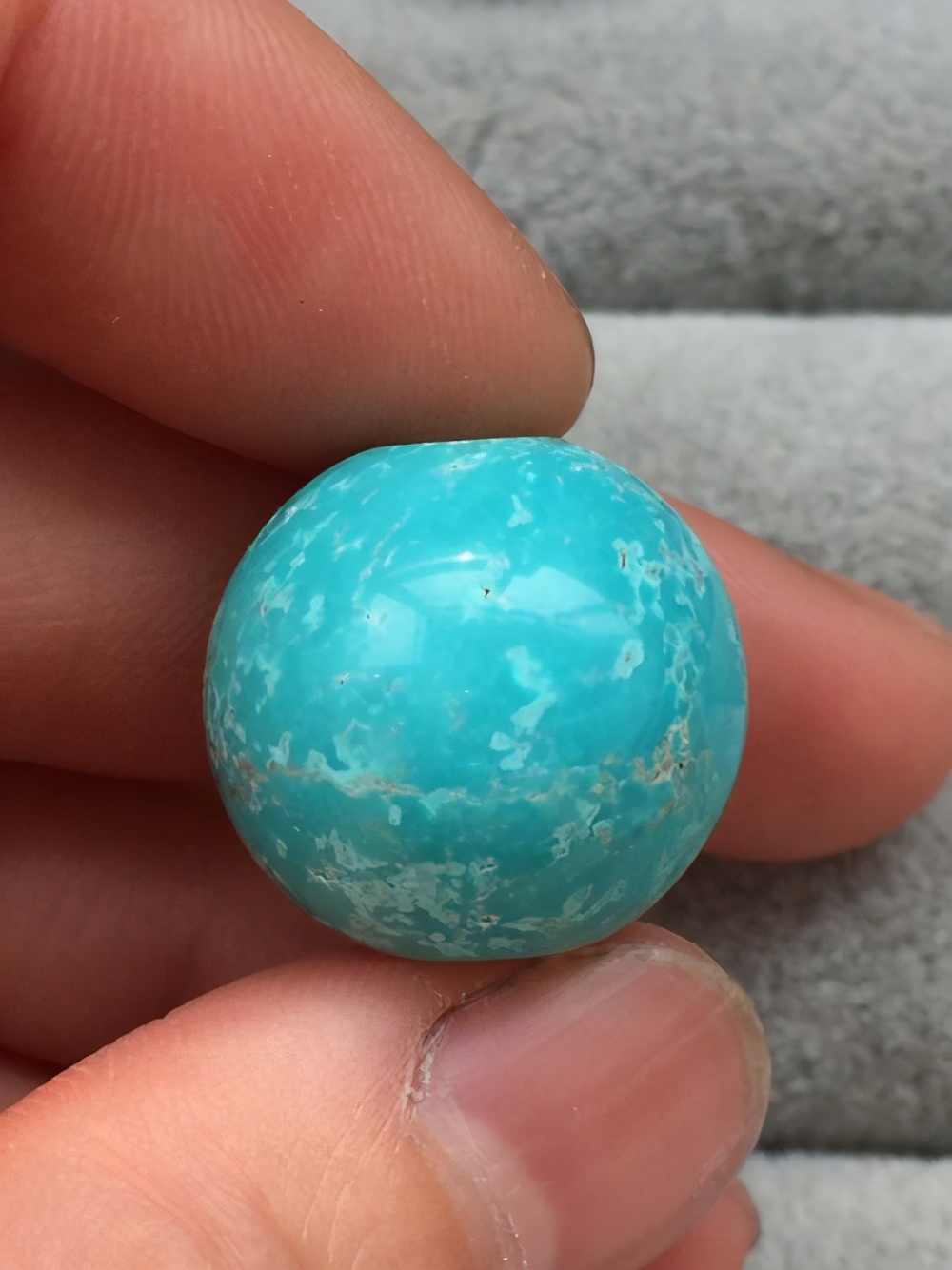 绿松石尴尬期和泛白的区别,绿松石出现白点是什么原因