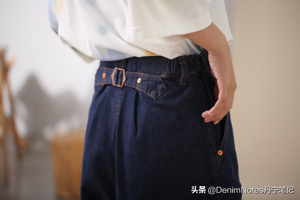 牛仔裤掉色怎么都洗不干净,褪色牛仔裤怎么才能不掉色